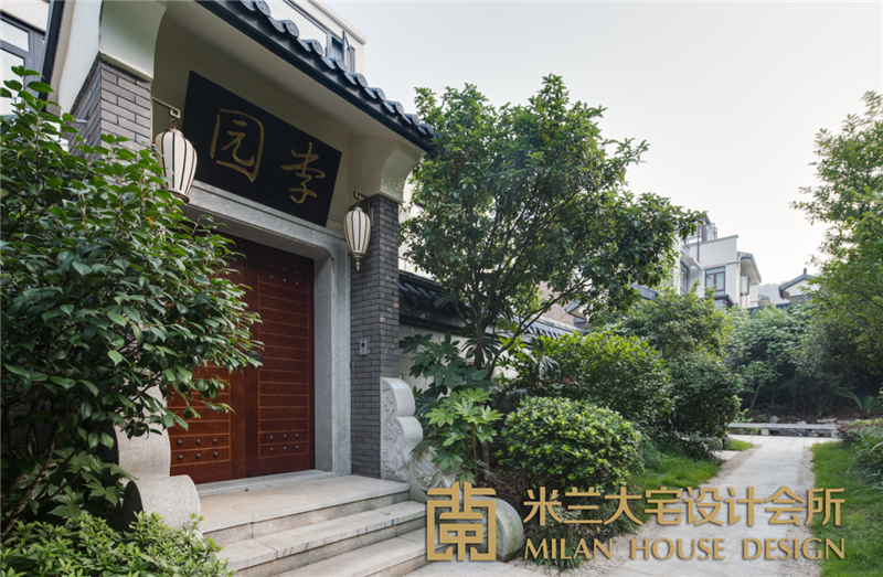园林 大门图片来自米兰大宅设计会所在东方大院的分享