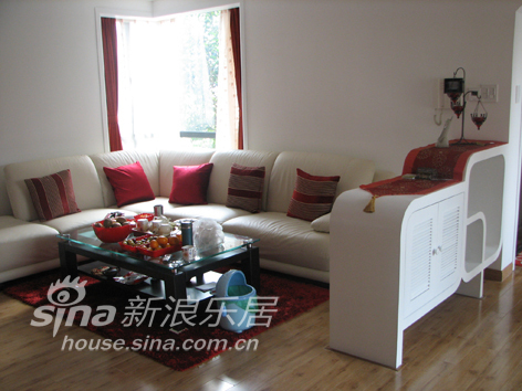 简约 二居 客厅图片来自用户2737786973在喜庆的小婚房74的分享