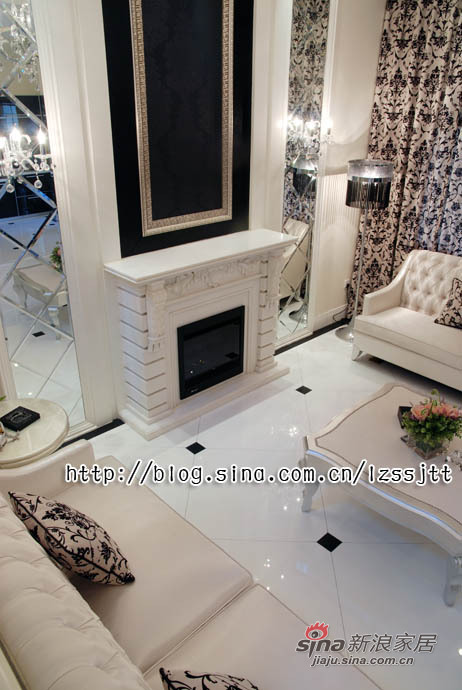 简约 一居 客厅图片来自用户2738845145在340平黑白灰的新古典风情别墅30的分享