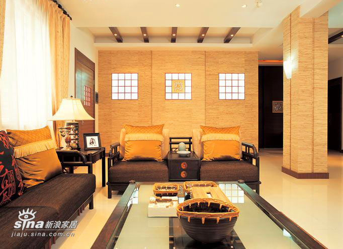 中式 四居 客厅图片来自用户2748509701在这样的中式装修你见过吗？13的分享