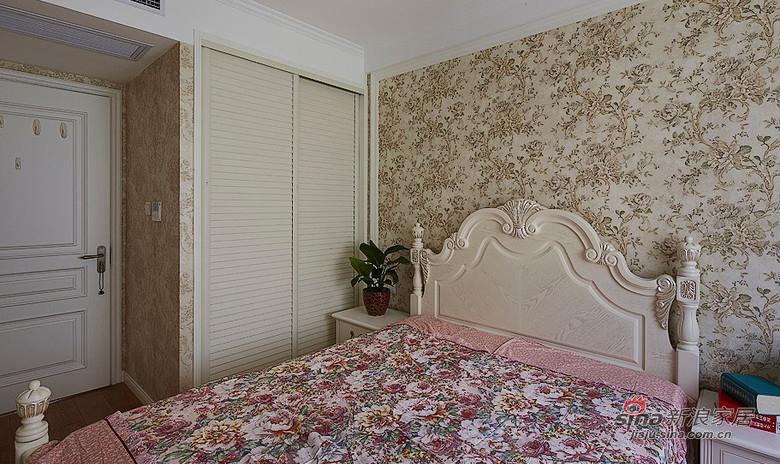 美式 三居 卧室图片来自装修微日记在【高清】8万营造110平干净怀旧美式居23的分享