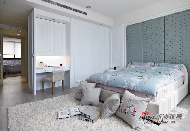 现代 三居 卧室图片来自佰辰生活装饰在设计师夫妻132平现代时尚3居室59的分享