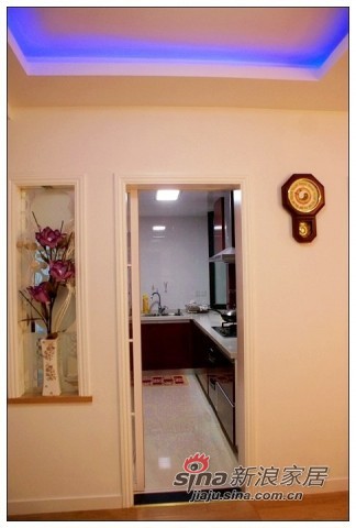 港式 公寓 客厅图片来自用户1907650565在绿地蔷薇样板案例33的分享