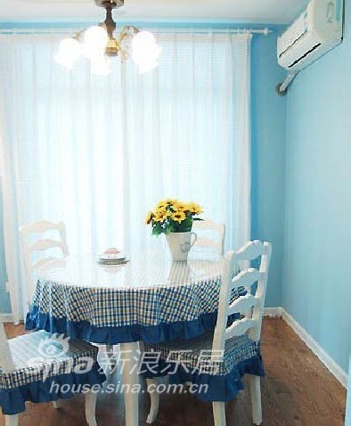 欧式 一居 客厅图片来自用户2557013183在小空间彰显唯美与浪漫48的分享