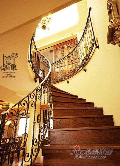 混搭 复式 楼梯图片来自用户1907655435在老江湖巧装美式混搭6居室38的分享