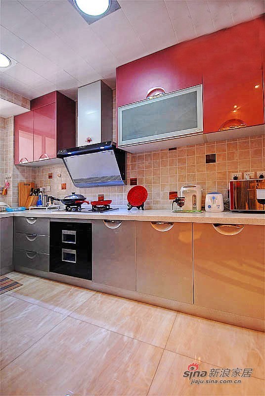 现代 三居 厨房图片来自佰辰生活装饰在海归夫妻120平超艺术范低奢家87的分享