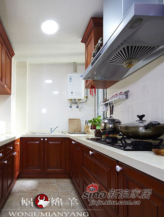 中式 三居 厨房图片来自用户1907659705在4.8万打造67平香艳中式家47的分享