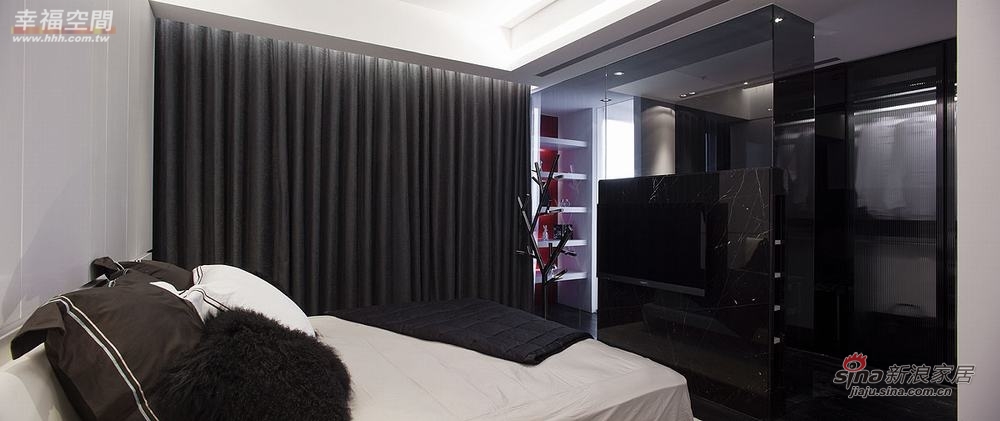 现代 二居 卧室图片来自幸福空间在132平前卫线条的抢眼魅力84的分享