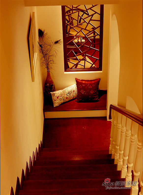 欧式 别墅 楼梯图片来自用户2746889121在8.5万诠释310平领秀硅谷欧式古典风格92的分享