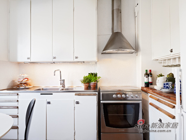 北欧 一居 厨房图片来自用户1903515612在54平紧凑型纯白系单身公寓68的分享