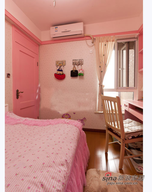 田园 二居 卧室图片来自用户2557006183在17万造95平蓝粉混搭英式田园风44的分享