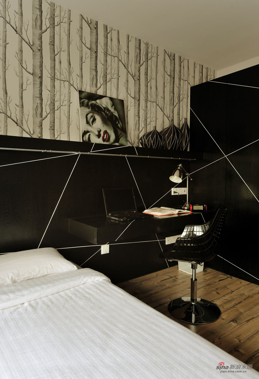 现代 loft 卧室图片来自装修微日记在【高清】83平黑白酷炫时尚现代loft24的分享