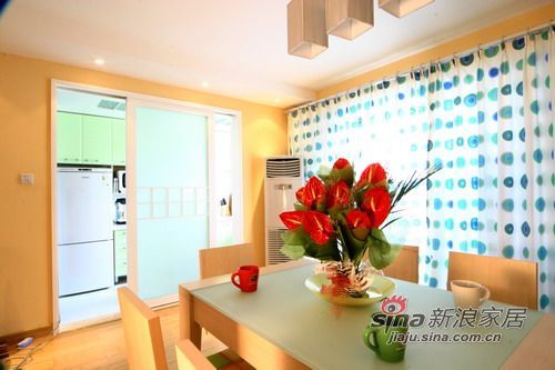 现代 二居 客厅图片来自用户2765170907在色彩与激情 突显细腻与别致空间设计27的分享