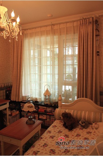 欧式 三居 客厅图片来自用户2746953981在140平欧式浪漫花语12的分享