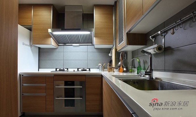 简约 二居 厨房图片来自用户2557010253在白领6.2万改装95平现代个性两居室44的分享