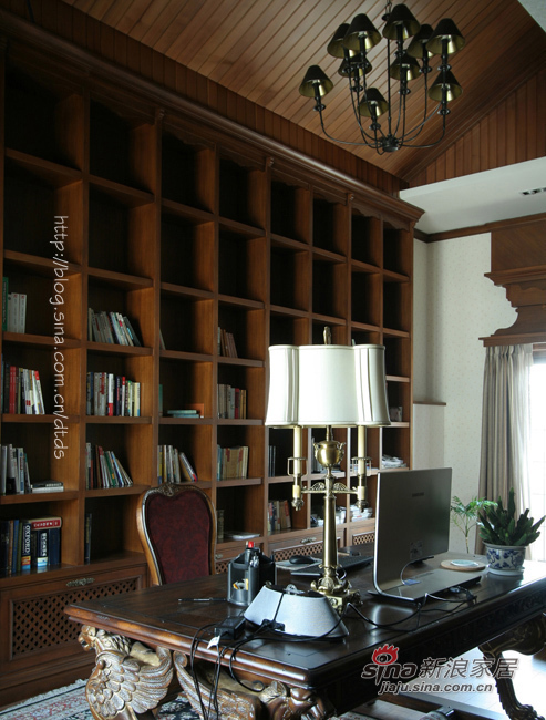 欧式 loft 书房图片来自用户2757317061在天津红磡领世郡别墅44的分享