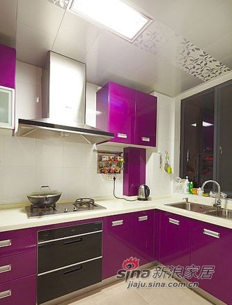 现代 二居 厨房图片来自用户2375967697在妩媚温馨 6.6万装87平紫色2居33的分享