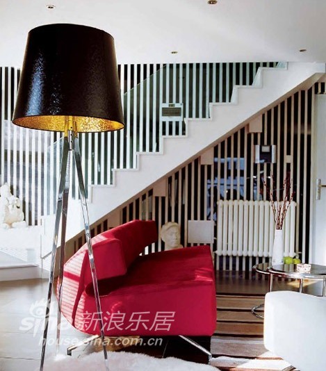欧式 二居 客厅图片来自用户2746889121在80平公寓的“线条魔法”91的分享