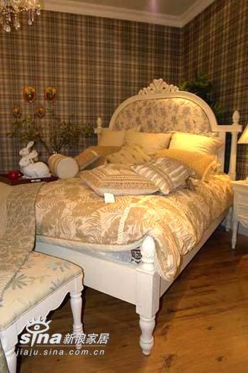 欧式 其他 田园 公主房 卧室图片来自用户2557013183在从容优雅的生活情调 20款英伦田园风格家居186的分享