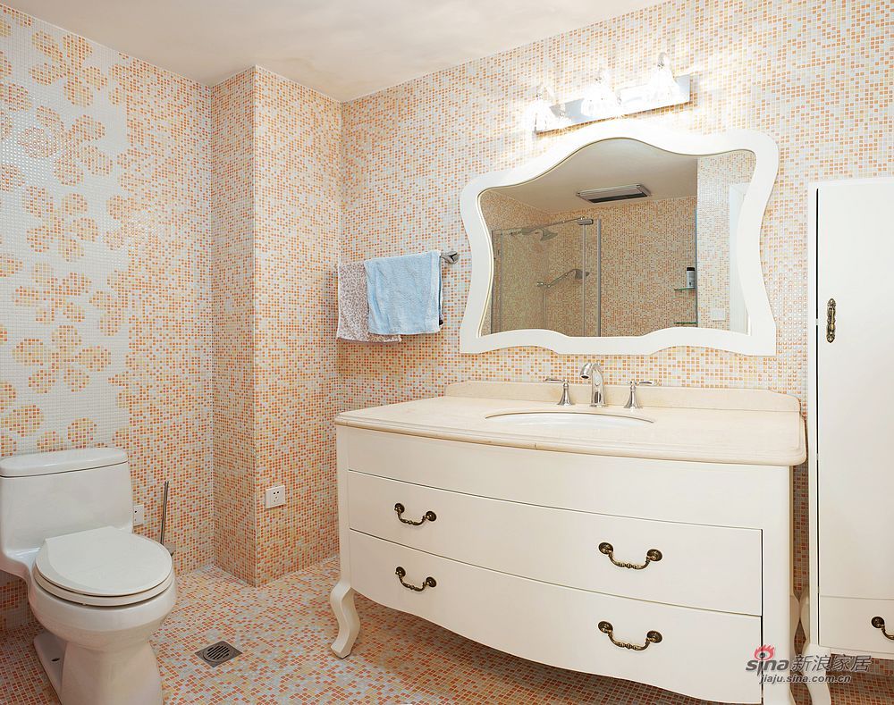 新古典 别墅 卫生间图片来自用户1907701233在情迷新古典150W装奢华别墅28的分享