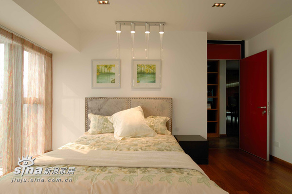 简约 三居 卧室图片来自用户2737950087在内敛的奢华-极致富贵风范42的分享