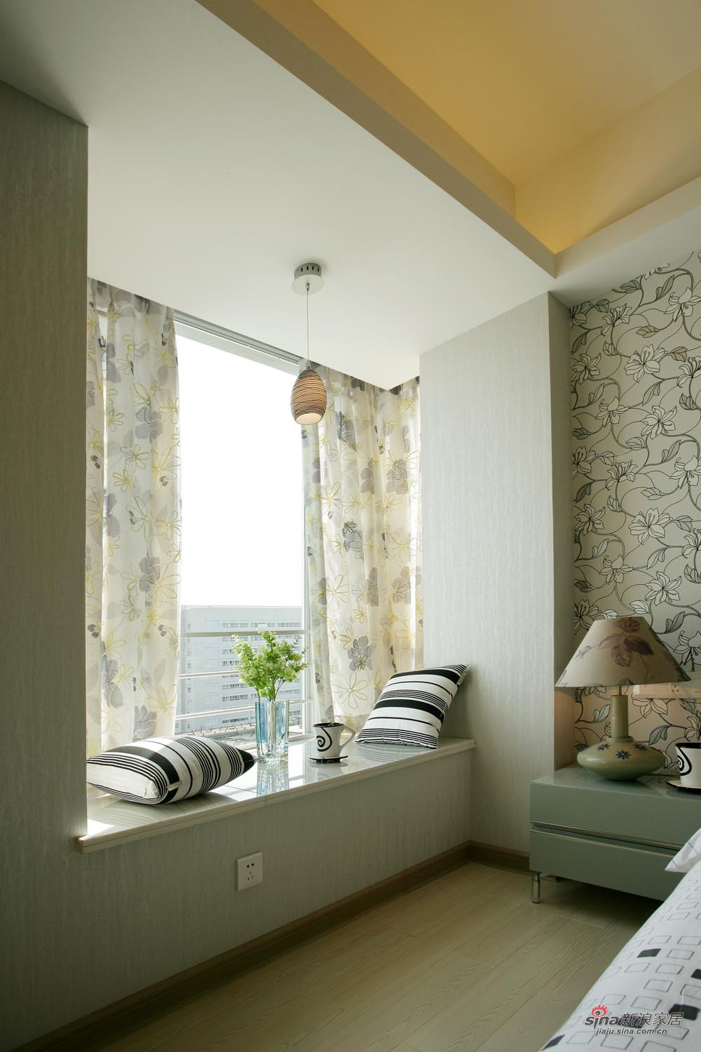 欧式 复式 卧室图片来自用户2557013183在8万给你一个90平米温馨的家，成品家装25的分享
