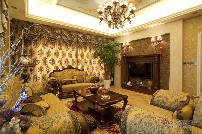 欧式 别墅 客厅图片来自用户2746869241在奢华暖色调欧式风情宅75的分享