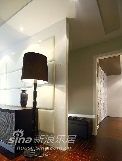 简约 二居 客厅图片来自用户2559456651在四季全景台简约风格大户型80的分享