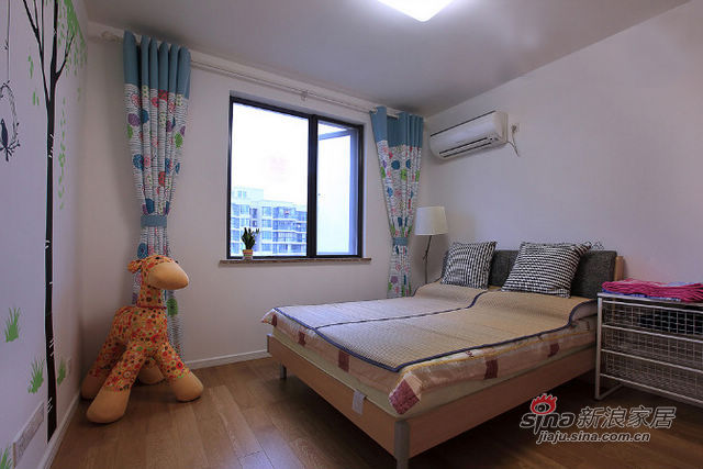 简约 四居 卧室图片来自用户2737786973在长滩壹號三居室现代风格91的分享