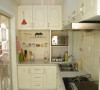 白色 温馨的小厨房 