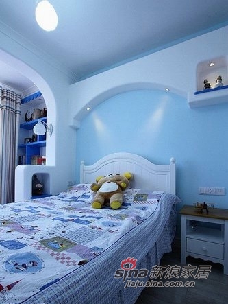地中海 一居 卧室图片来自用户2756243717在单身白领5万精装40平地中海空间51的分享