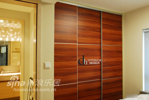 简约 别墅 卫生间图片来自用户2738845145在单身男晒200平酒店式别墅57的分享
