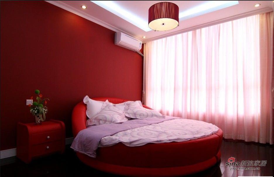 欧式 别墅 卧室图片来自用户2746948411在孔雀城200平欧式高贵典雅宫廷风设计30的分享