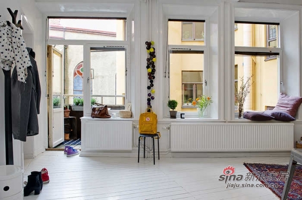 简约 一居 客厅图片来自用户2737782783在50平米也温馨 明亮温暖的瑞典公寓52的分享