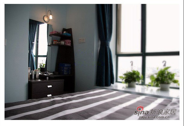 简约 二居 卧室图片来自用户2738829145在60平紫色浪漫风情两居19的分享