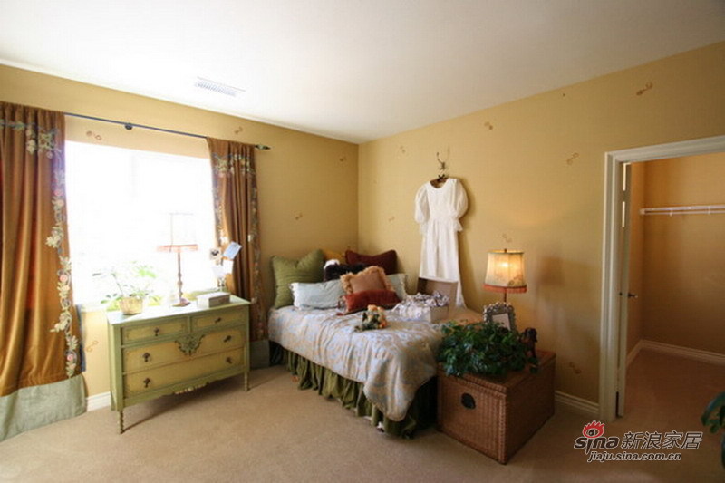 简约 一居 卧室图片来自用户2737735823在48万装260平意式乡村别墅70的分享