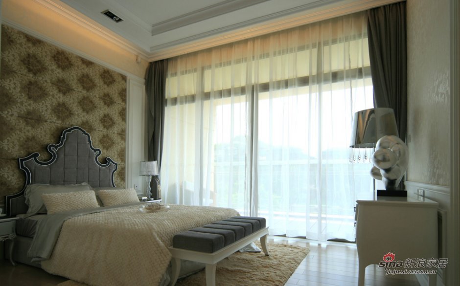欧式 跃层 卧室图片来自佰辰生活装饰在240平白色简欧风格复式居47的分享
