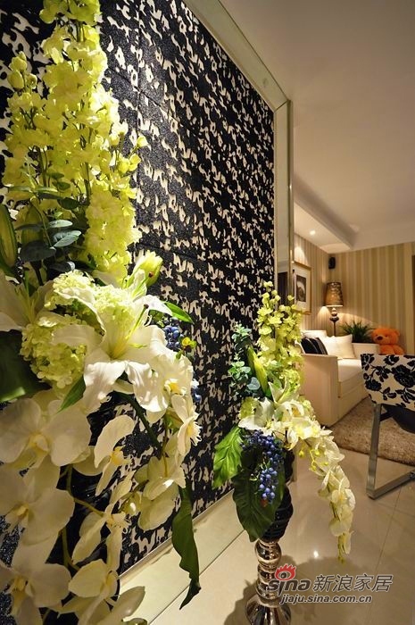 简约 三居 客厅图片来自佰辰生活装饰在8万营造110平现代浪漫风格婚房73的分享