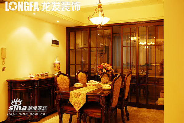 欧式 三居 餐厅图片来自用户2746953981在东尚样板间实景70的分享