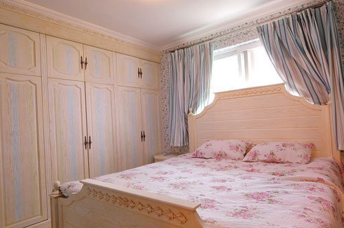 北欧 二居 卧室图片来自用户1903515612在情侣巧装地中海温馨爱巢57的分享