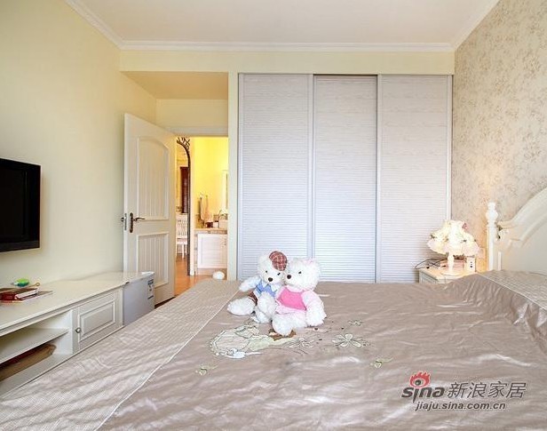 简约 二居 卧室图片来自用户2737950087在5万装89平方浪漫田园风格婚房42的分享