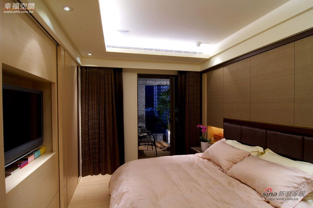 欧式 公寓 卧室图片来自幸福空间在198平新贵打造低调奢华三口之家91的分享