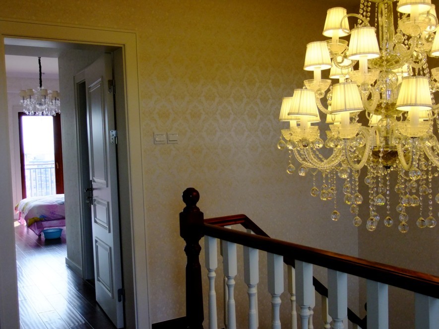 欧式 别墅 楼梯图片来自用户2557013183在精致优雅的简欧复式21的分享