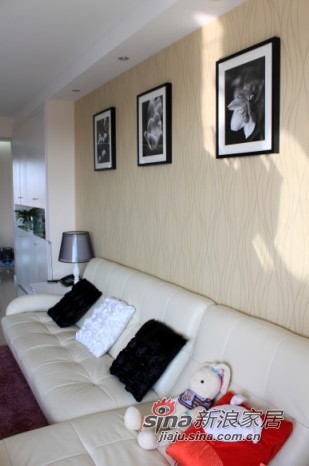 简约 三居 客厅图片来自用户2737950087在120平和谐空间清雅居45的分享