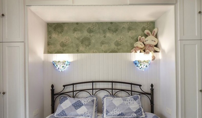 地中海 二居 卧室图片来自用户2757320995在6万装扮石景山地中海风格两居室67的分享