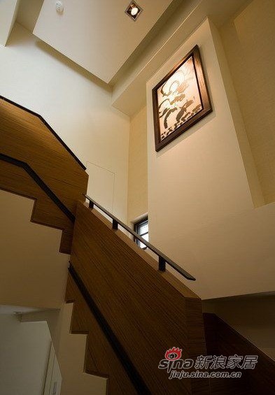 简约 别墅 楼梯图片来自用户2738813661在10万制造198平绝美大气家62的分享