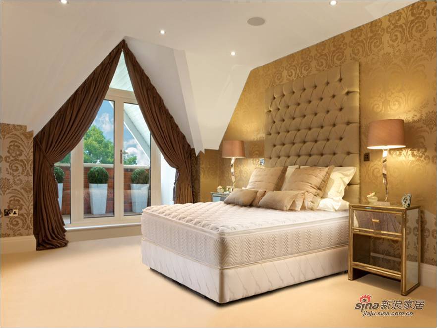 欧式 复式 卧室图片来自用户2757317061在创新舒适卧室寝具 带你享受简约欧式58的分享