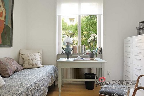 简约 一居 客厅图片来自用户2738829145在92平方典雅的公寓 大窗户和安静的庭院27的分享