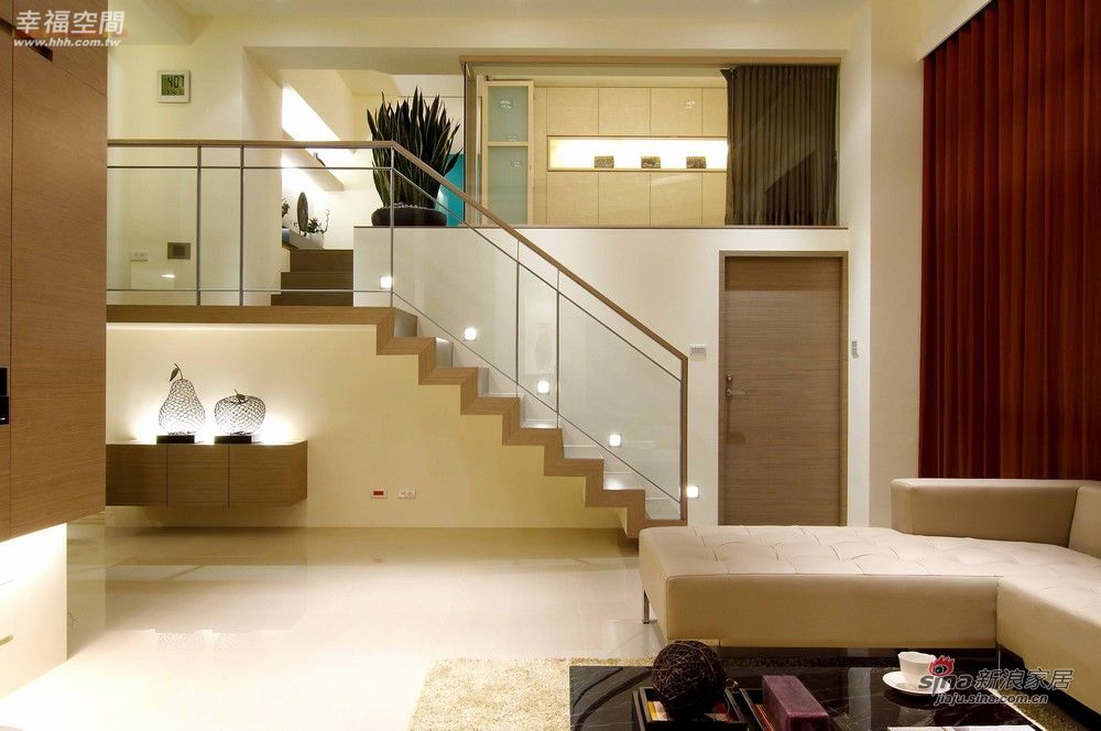 简约 复式 楼梯图片来自幸福空间在165平米小复式的精致生活63的分享