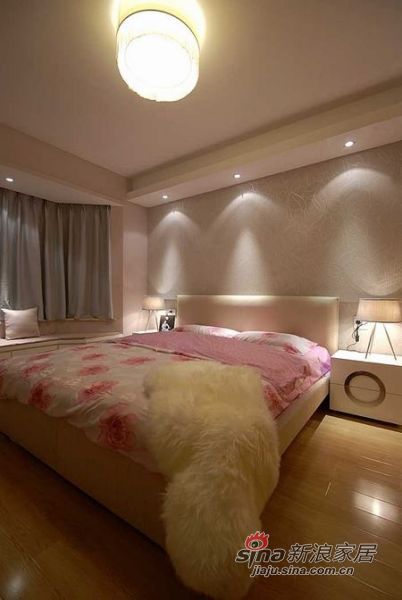 简约 三居 卧室图片来自用户2559456651在120平米现代简约风格设计—品质居家84的分享